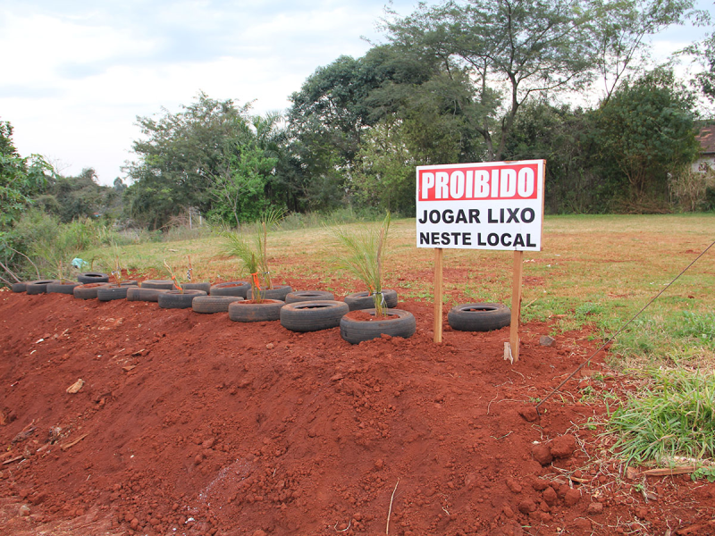 AGENTES DE SAÚDE E DE ENDEMIAS ORGANIZAM JARDIM NO CRAS